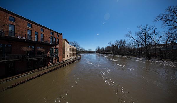 Flooding on the Grand River (2017)